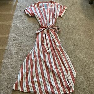 New loft dress with tie around the waist and buttons